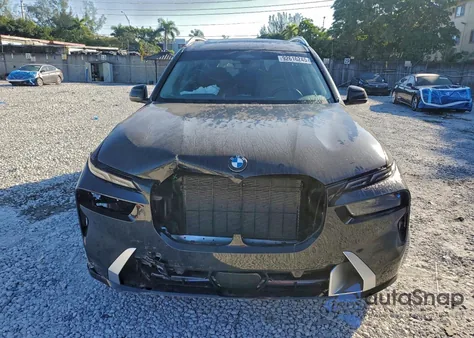 2025 BMW X7 xDrive40I z USA, uszkodzony, nr VIN 5UX23EM08S9Y94026